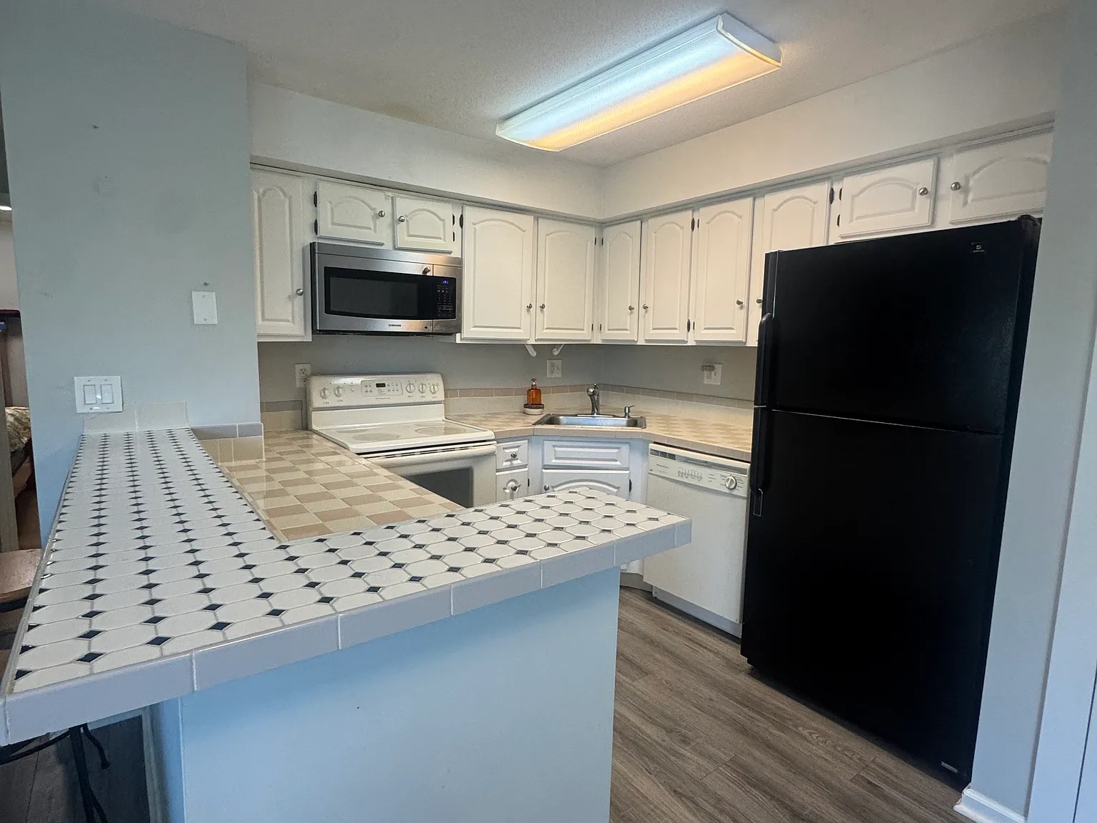 2 bed, $2,000 — Photo 4