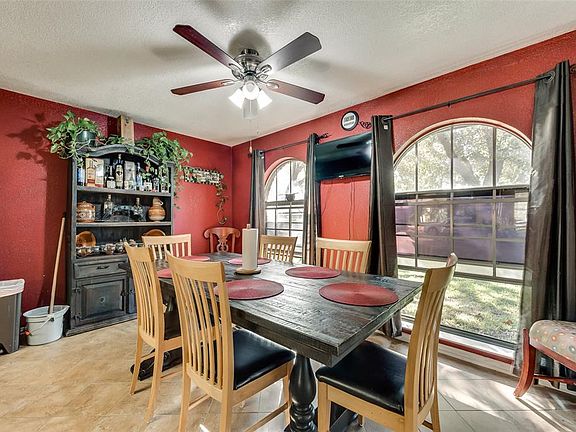 5th image of 1053 Alicia Ln