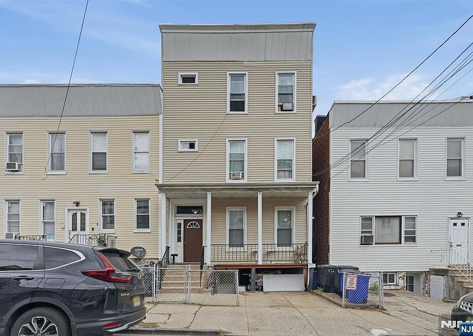 1st image of 120 Hutton St