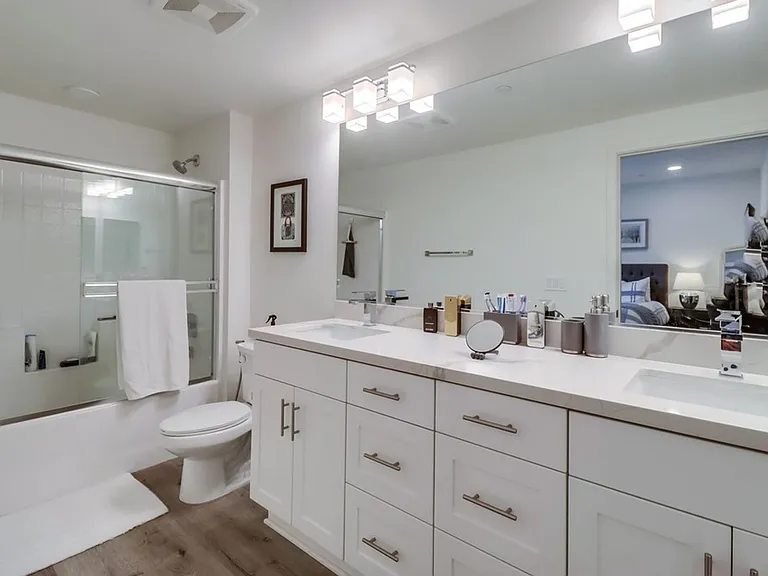 Ridgeway Apartments — Photo 16