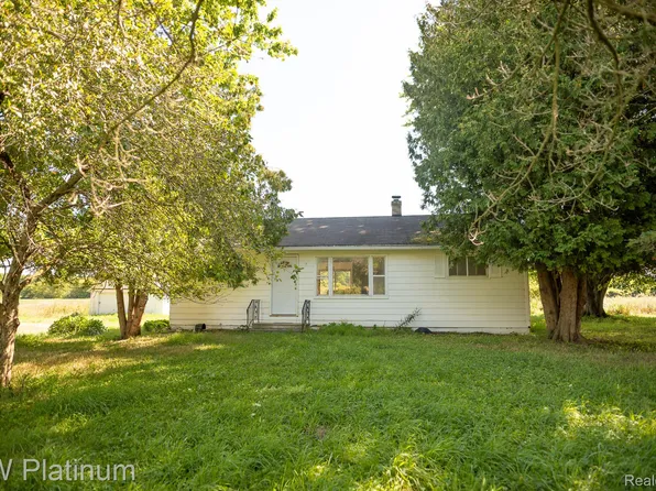 6197 Jordan Rd, Peck, MI 48466