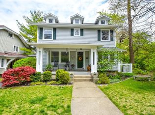 318 Oakwood Ave, Oakwood, OH 45409