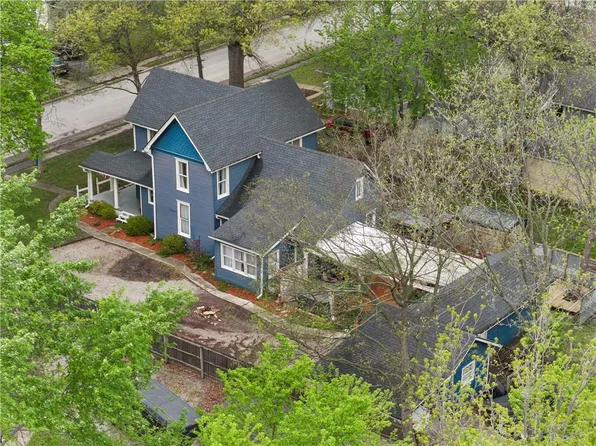 1009 S Independence St, Harrisonville, MO 64701