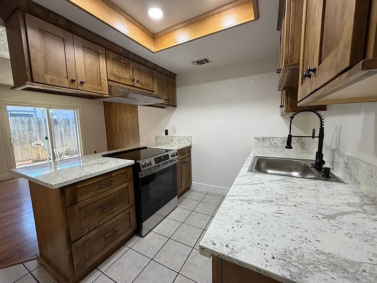 3614 S Port Dr — Photo 2