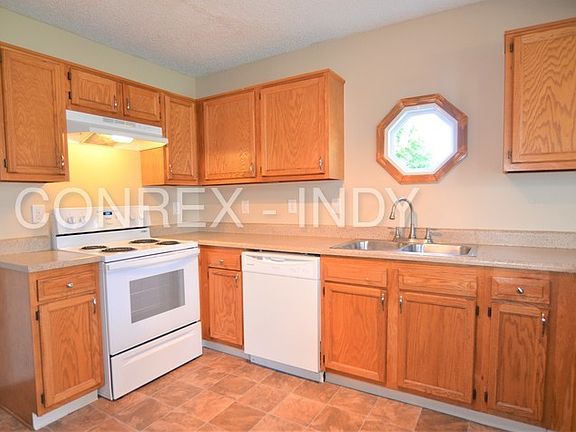 3rd image of 8030 Whistlewood Dr
