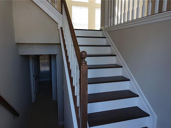 3rd image of 2221 Goodwood Blvd SE
