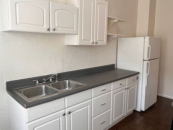 4th image of 2528 C St #7