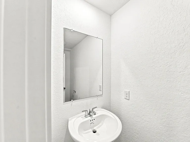 233 Pastar Fls — Photo 16