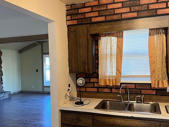 3rd image of 1165 Carla Dr