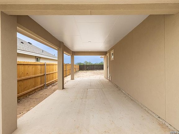 3rd image of 2857 Garden view Dr.