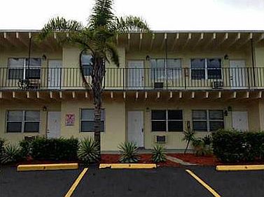 4th image of 101 NW 7th Ave APT 9