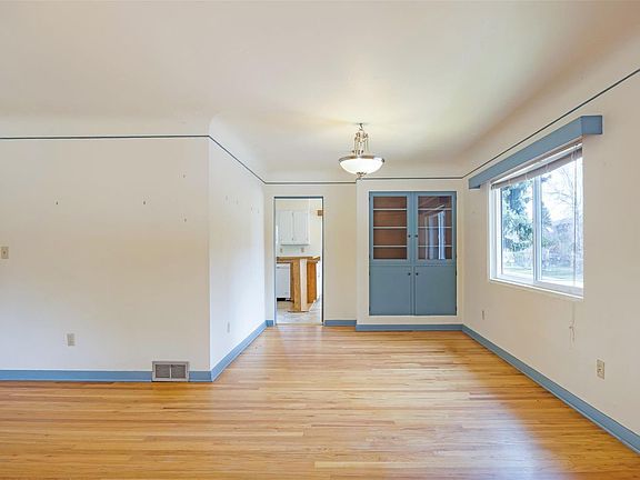 4th image of 200 North Ave W Unit A