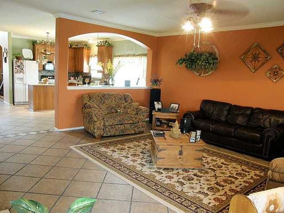 5th image of 403 Richards Dr