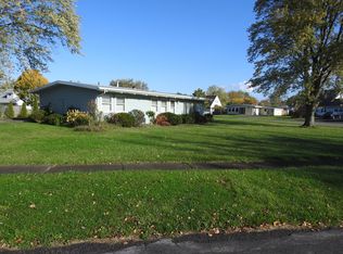 8 Crescent Rd #1, Grand Island, NY 14072