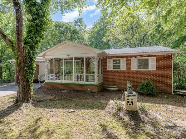 1444 Harris St, Statesville, NC 28677