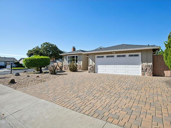 4th image of 32402 Rutherford Ln