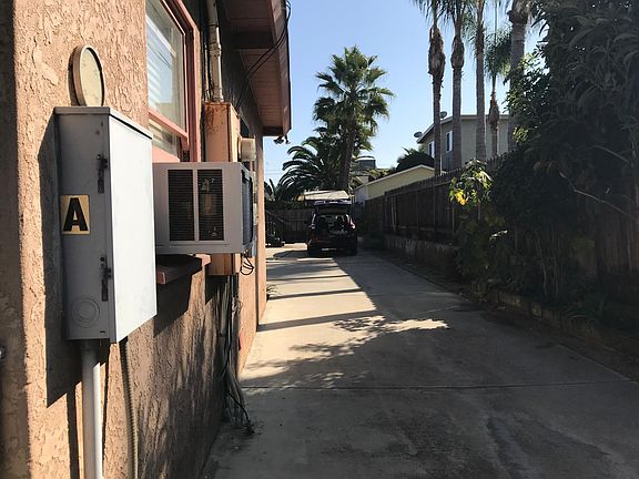 DRIVE WAY TO UNIT B