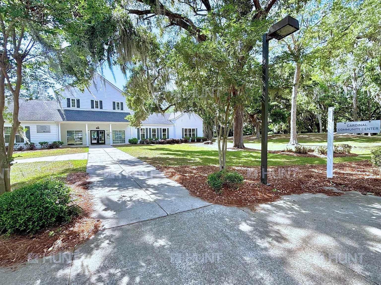 3 bed, 2.5 bath, 1635 sqft, $2,050 — Photo 2