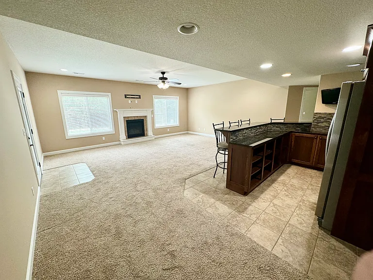 916 Diamondhead Dr — Photo 13