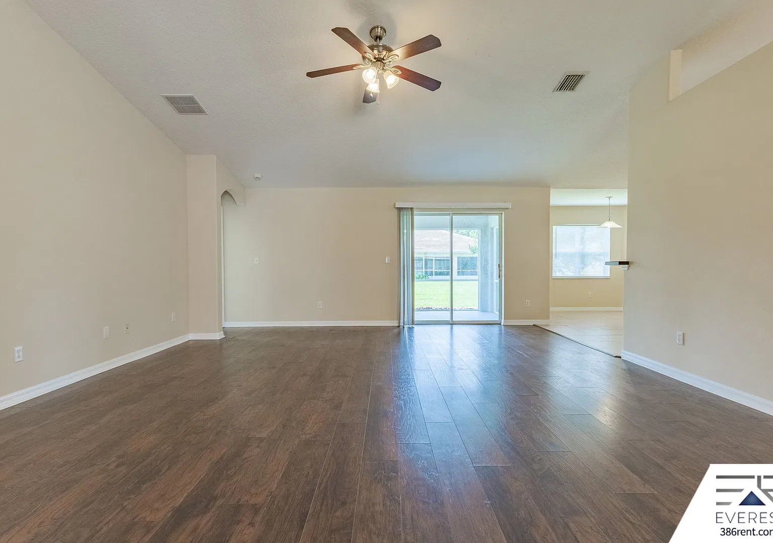 Spacious 4/3/2 In Popular Lehigh Woods — Photo 3