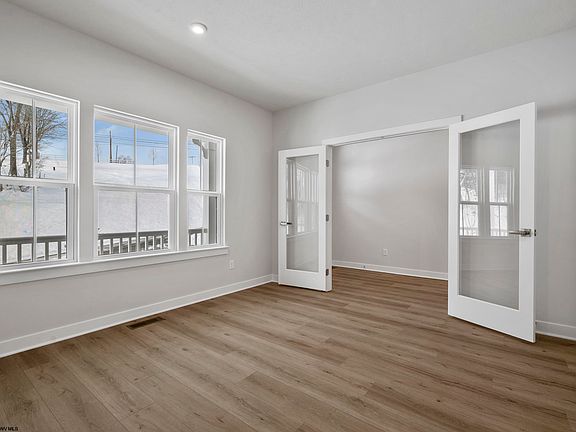 3rd image of 71 Tuscan Dr