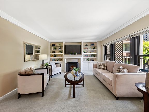 4th image of 1350 N Astor St APT 3D