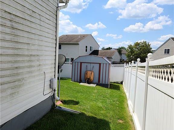 5th image of 403 Campeche Ct