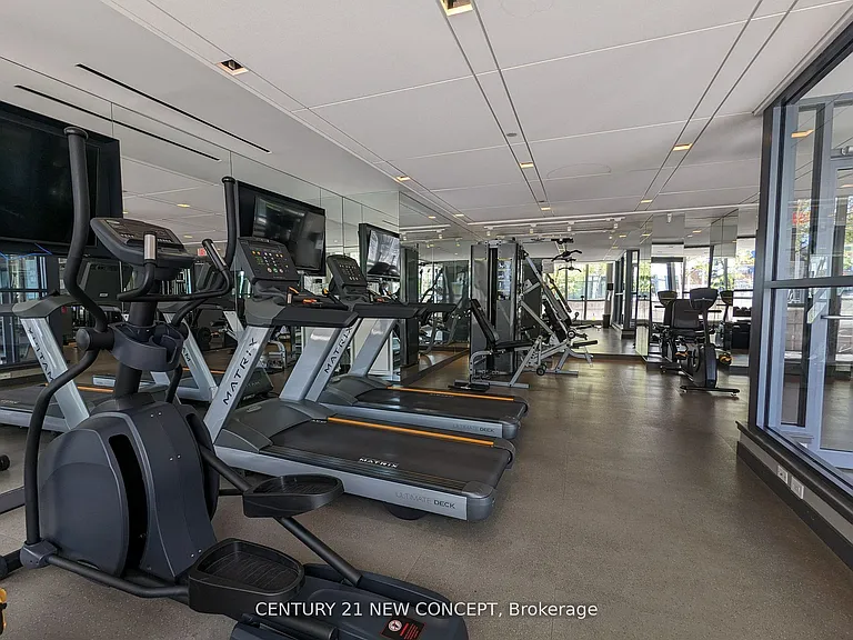 210 Simcoe St #613 — Photo 15