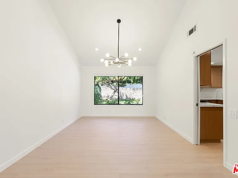 4933 Collett Ave — Photo 19
