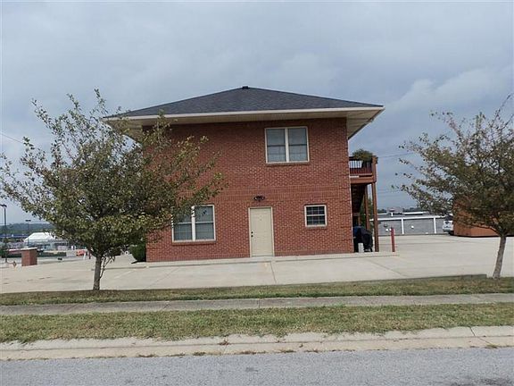 2nd image of 121 Copperfield Ct
