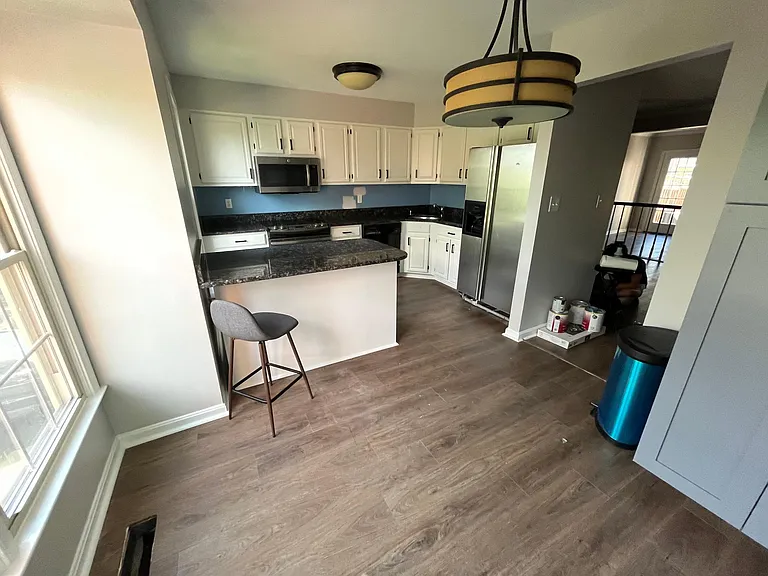 Kitchen (View from breakfast nook)