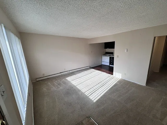 Cinebar Apartments — Photo 2