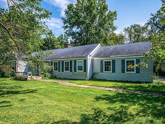 2nd image of 846 Whetstone River Rd S