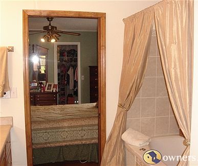 5th image of 633 Live Oak Dr