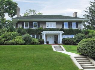 14 Summit Rd, Verona, NJ 07044