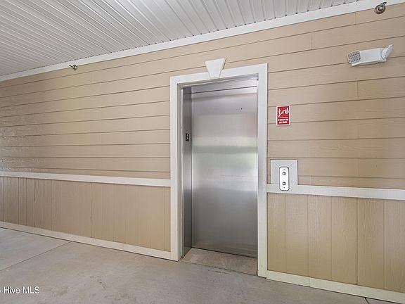 5th image of 221 Woodlands Way Unit 21