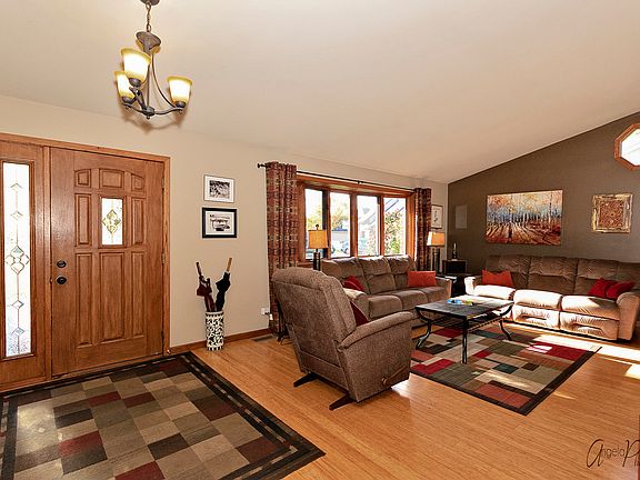 3rd image of 8 Coral Reef Ct
