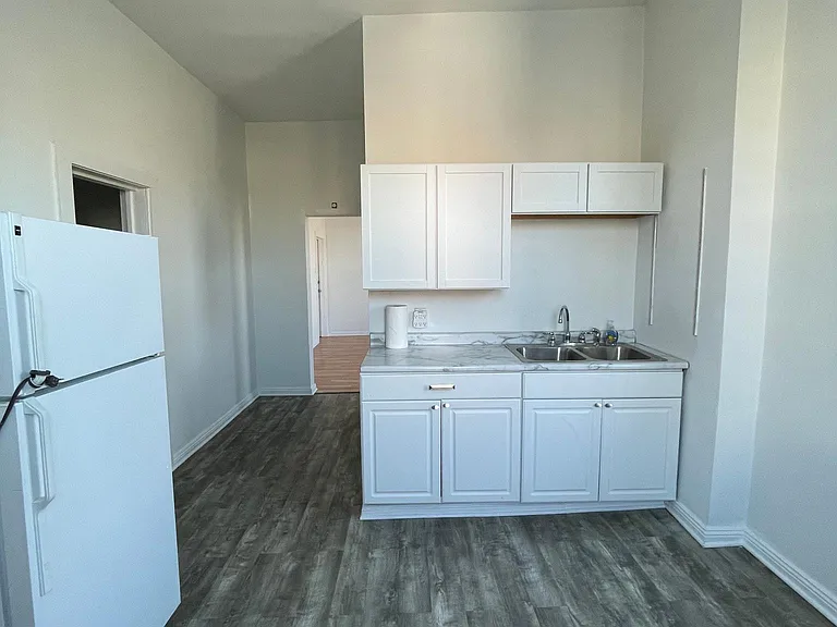 1450 W Chicago Ave #3 — Photo 9