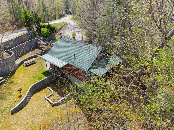 1578 Village Dr, Campton, KY 41301