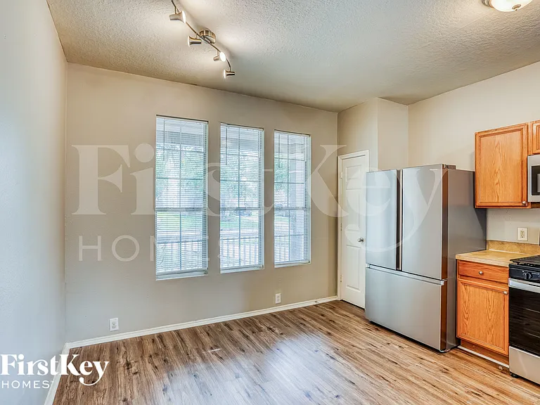 6210 Scotchwood Dr — Photo 9