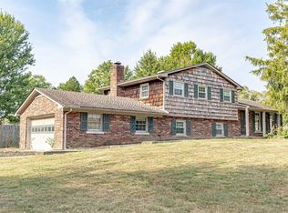 102 Ravenwood Rd, Versailles, KY 40383