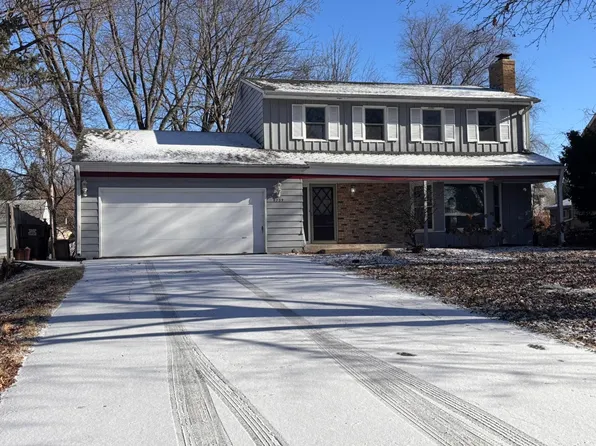 4229 Pinecrest Rd, Rockford, IL 61107