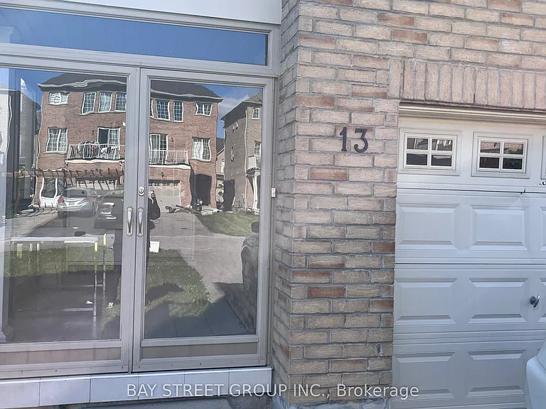 13 Highbury Ct — Photo 2