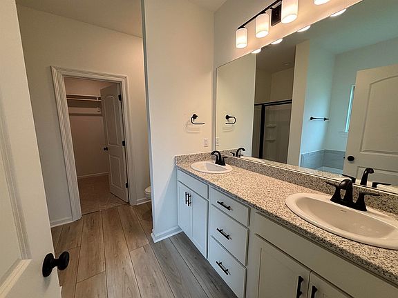 5th image of 322 Tregre Ln