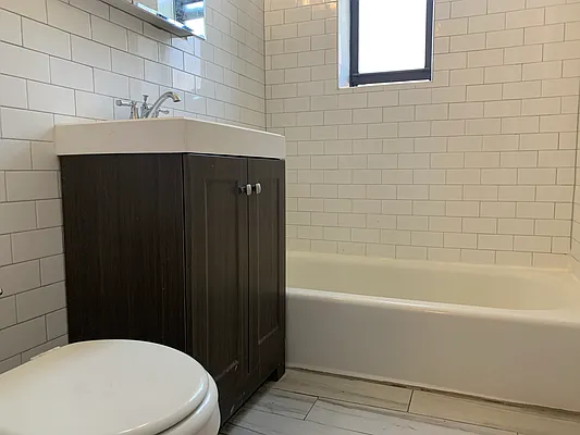 Rented by Hillel Realty Group | media 16