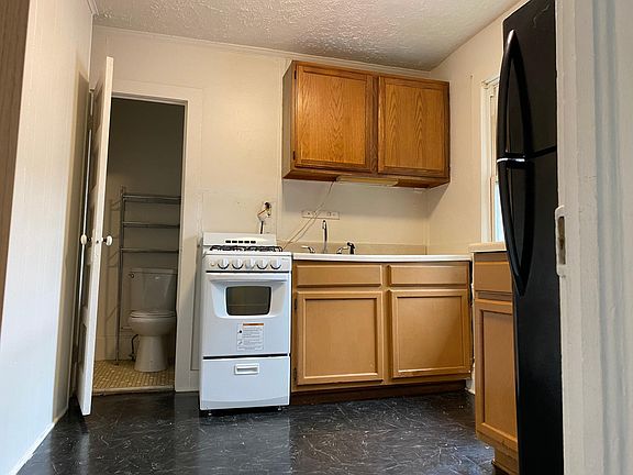 2nd image of 5 Maple Ave