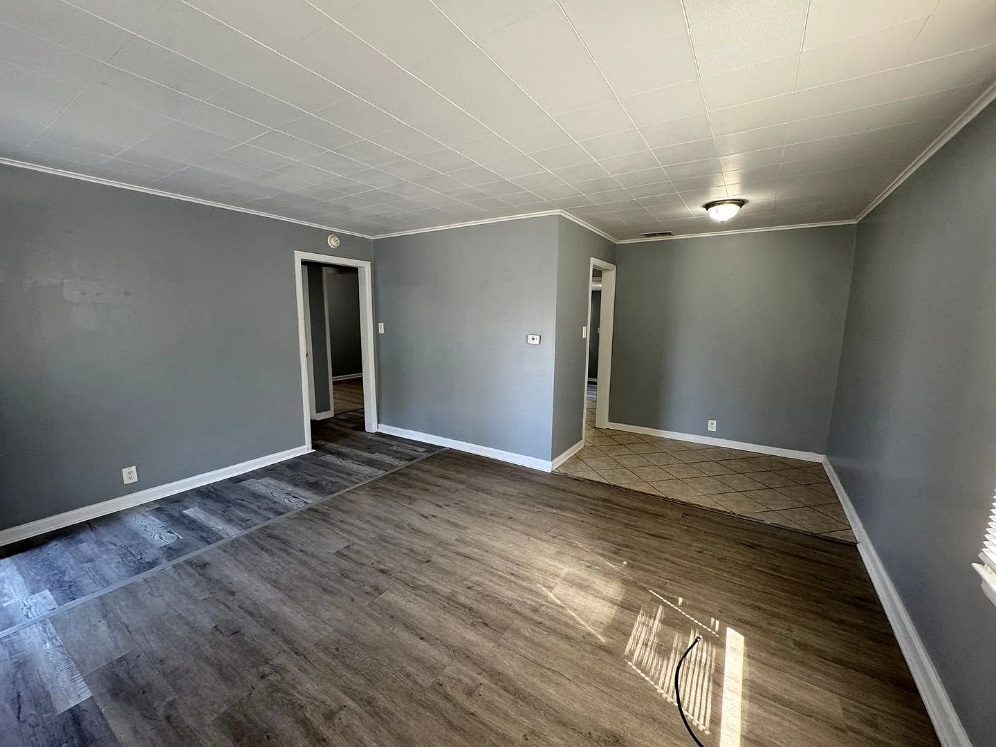 Near Southeast 3 Bedroom 2 Bath — Photo 3
