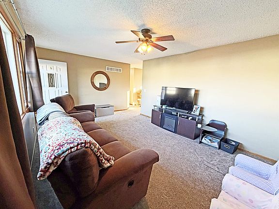 4th image of 1571 45th Ave