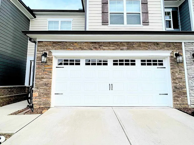 2523 Hutch Ln #1 — Photo 1