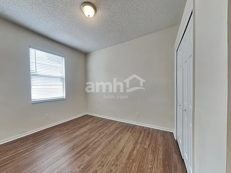 18212 Holly Hills Way — Photo 12